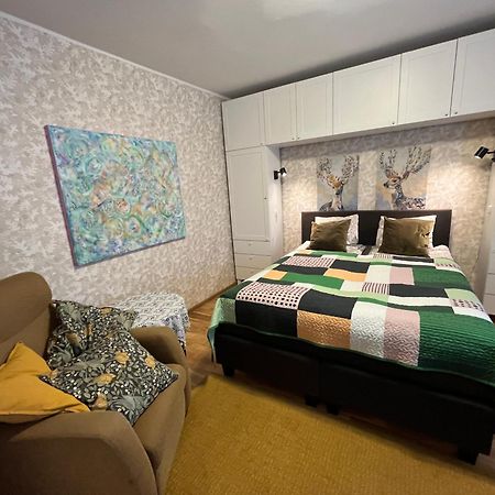 Karlovaidyll 7 - Homey Apartment With Free Parking! Tartu Eksteriør bilde